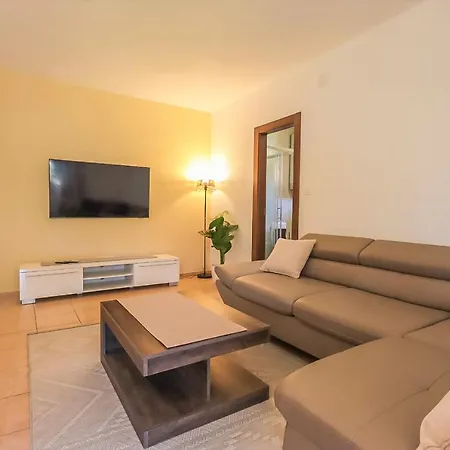 Apartment Apartments Primo - Pula *